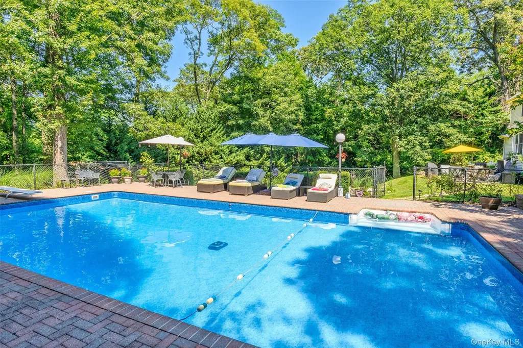 10 Randall Road Wading River NY 11792