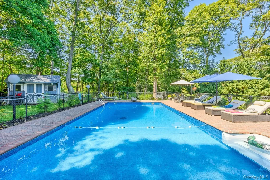 10 Randall Road Wading River NY 11792