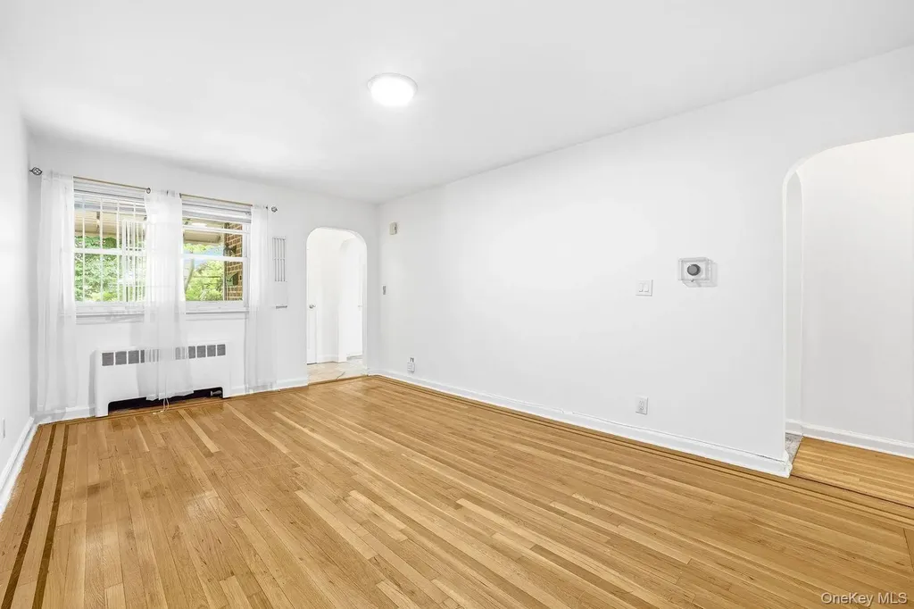 4223 Digney Avenue Bronx NY 10466