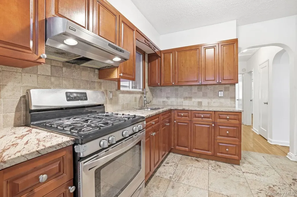 4223 Digney Avenue Bronx NY 10466