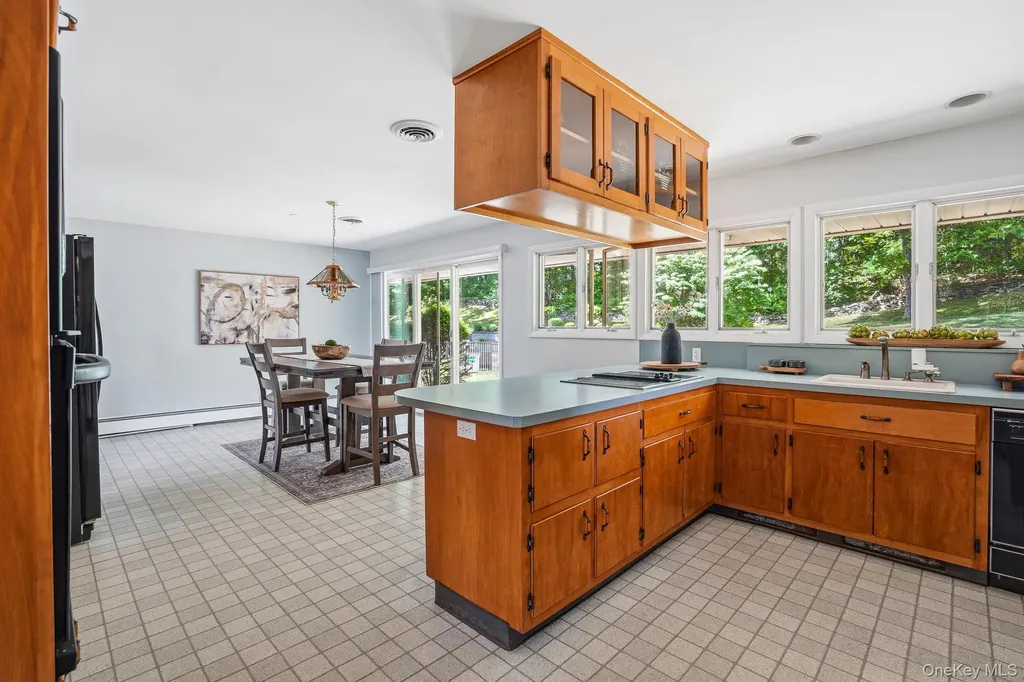 21 Vail Road Poughkeepsie NY 12603
