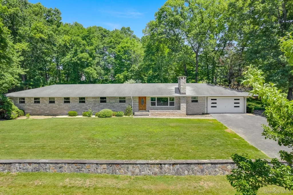 21 Vail Road Poughkeepsie NY 12603