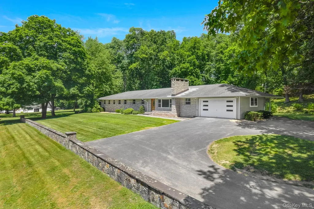 21 Vail Road Poughkeepsie NY 12603