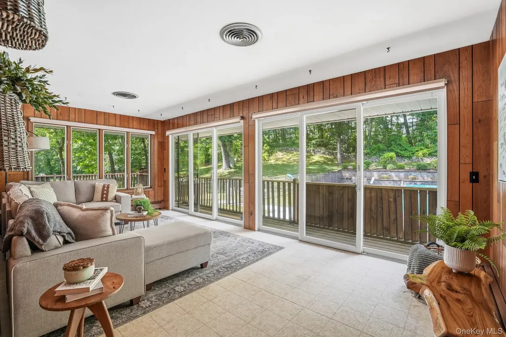 21 Vail Road Poughkeepsie NY 12603