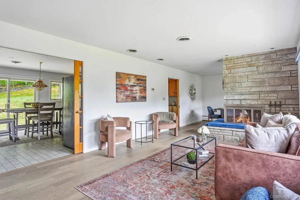 21 Vail Road Poughkeepsie NY 12603