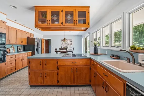 21 Vail Road Poughkeepsie NY 12603
