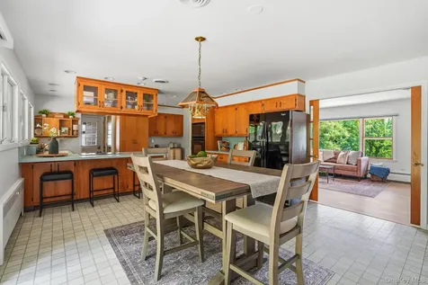 21 Vail Road Poughkeepsie NY 12603