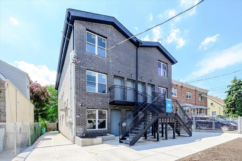 3039 Young Avenue Bronx NY 10469
