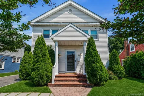 16 North Street Glen Cove NY 11542