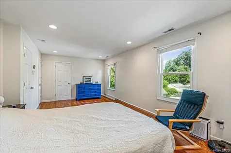 16 North Street Glen Cove NY 11542