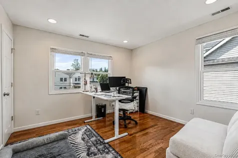 16 North Street Glen Cove NY 11542