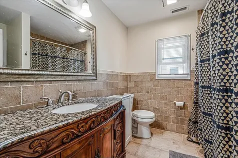 16 North Street Glen Cove NY 11542