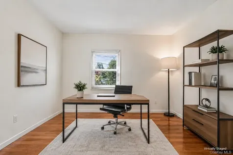 16 North Street Glen Cove NY 11542