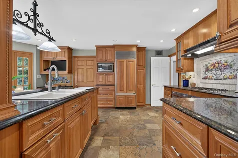 2108 Edge Road Muttontown NY 11791