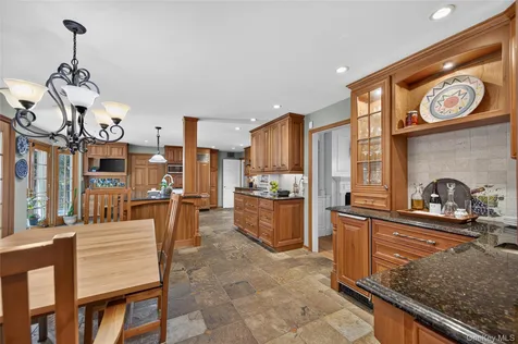 2108 Edge Road Muttontown NY 11791