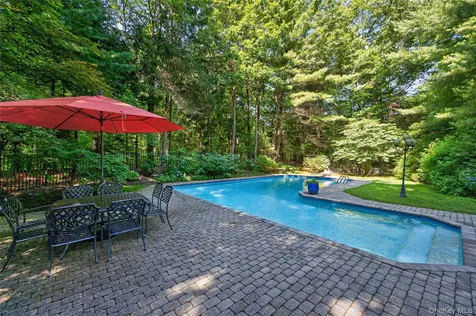 2108 Edge Road Muttontown NY 11791