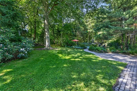2108 Edge Road Muttontown NY 11791