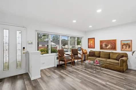 26 Sheridan Street Old Bethpage NY 11804