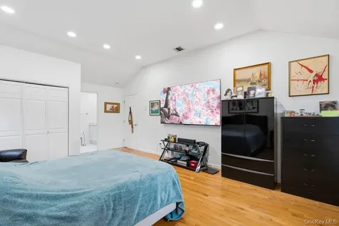 26 Sheridan Street Old Bethpage NY 11804