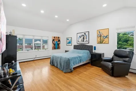 26 Sheridan Street Old Bethpage NY 11804