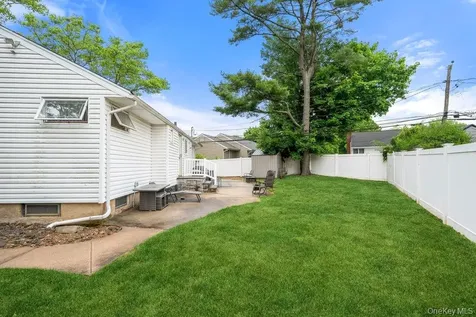 26 Sheridan Street Old Bethpage NY 11804