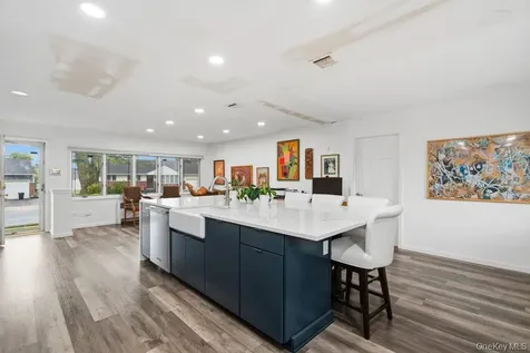 26 Sheridan Street Old Bethpage NY 11804
