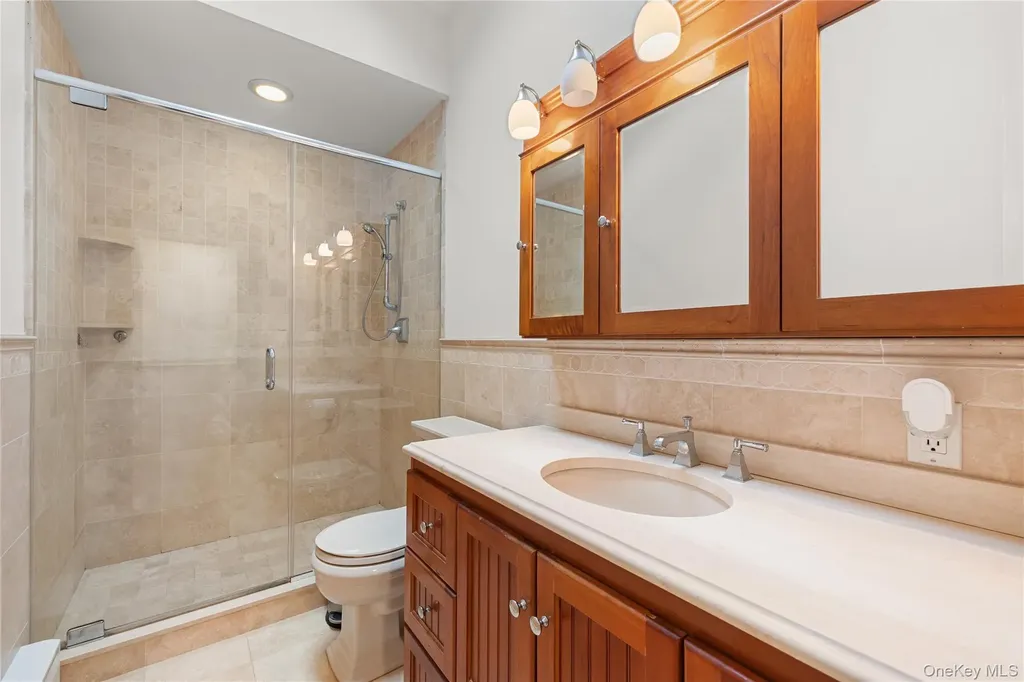 142 Mohican Avenue Ronkonkoma NY 11779