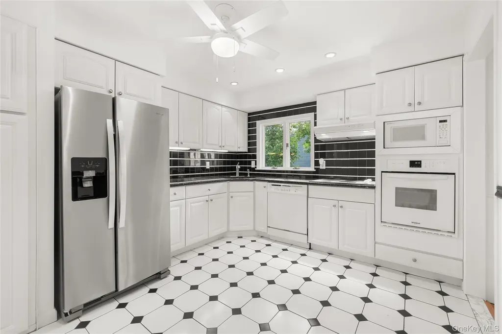 142 Mohican Avenue Ronkonkoma NY 11779