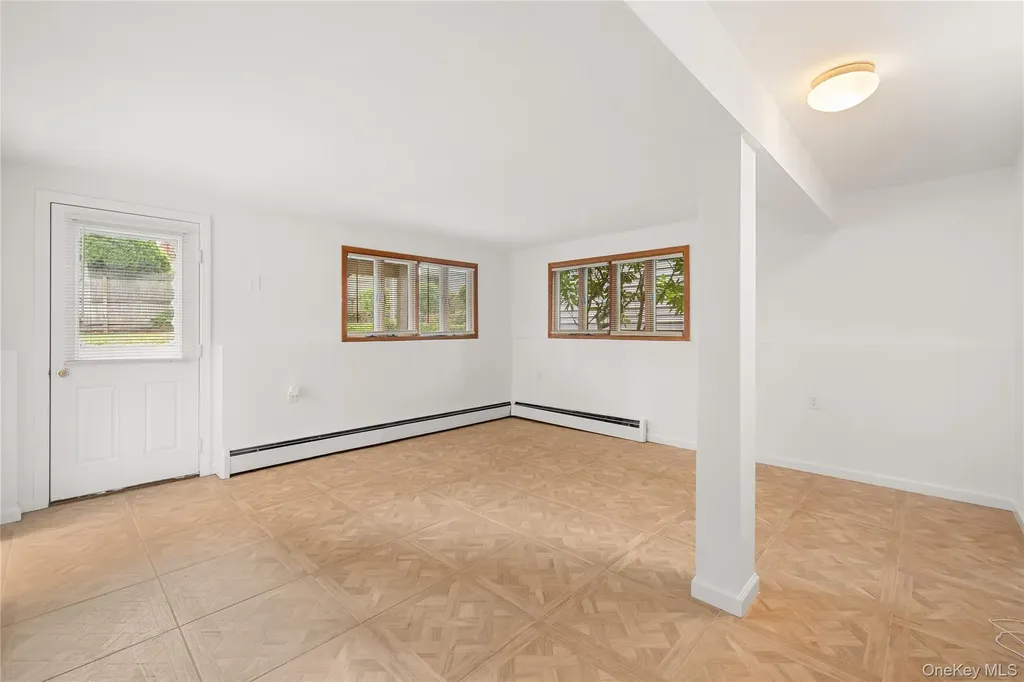 142 Mohican Avenue Ronkonkoma NY 11779