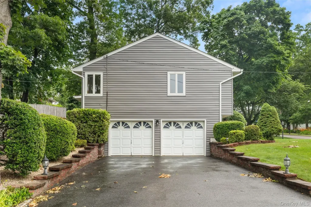 142 Mohican Avenue Ronkonkoma NY 11779