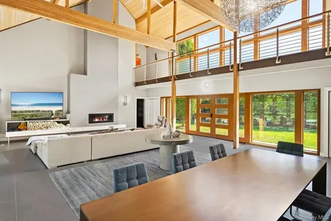 104 Osprey Way Water Mill NY 11976