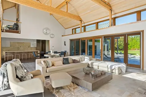 104 Osprey Way Water Mill NY 11976