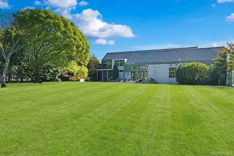 104 Osprey Way Water Mill NY 11976
