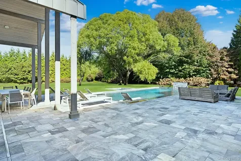 104 Osprey Way Water Mill NY 11976