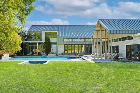 104 Osprey Way Water Mill NY 11976
