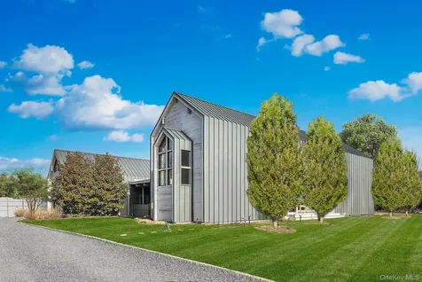 104 Osprey Way Water Mill NY 11976