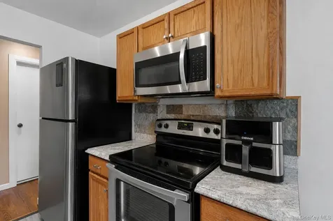 8 North James Street Peekskill NY 10566