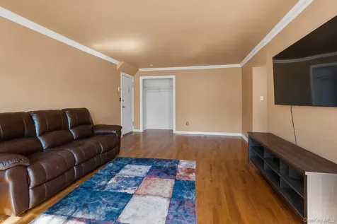 8 North James Street Peekskill NY 10566