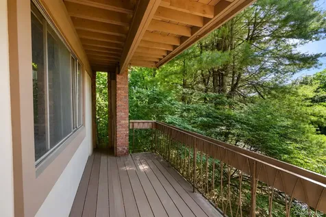 8 North James Street Peekskill NY 10566