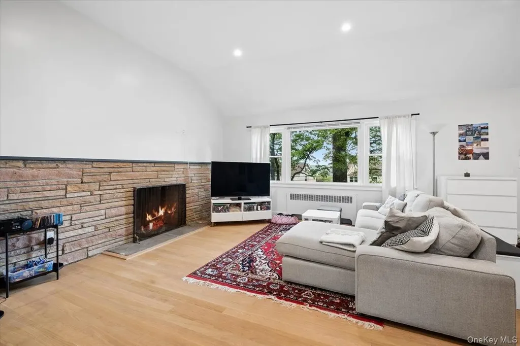 54 Park Circle White Plains NY 10603
