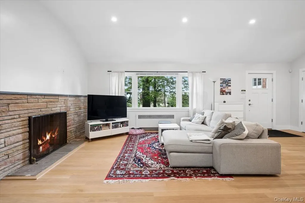 54 Park Circle White Plains NY 10603
