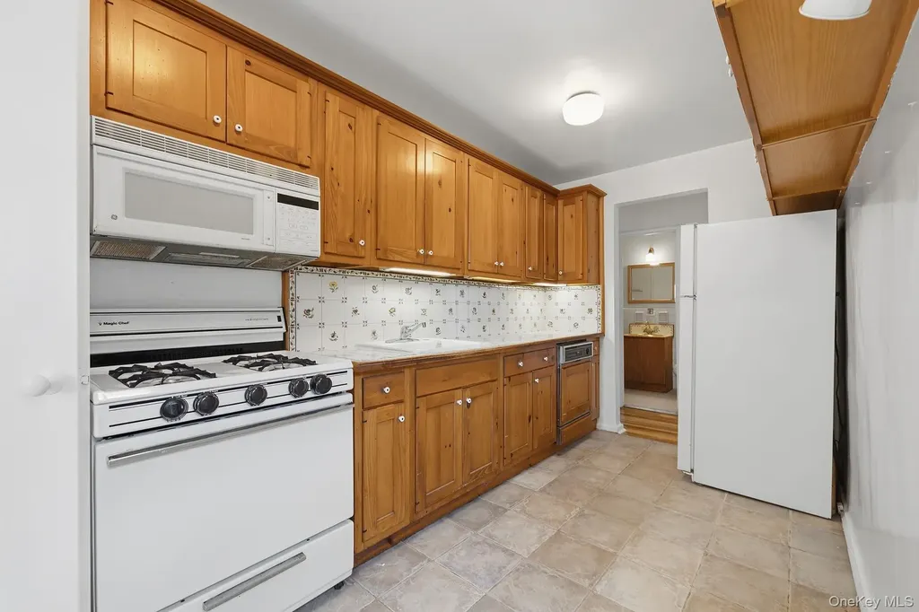 2465 Palisade Avenue Bronx NY 10463