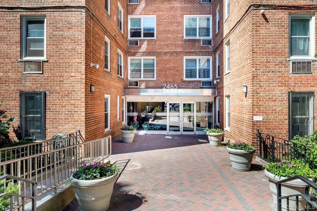 2465 Palisade Avenue Bronx NY 10463