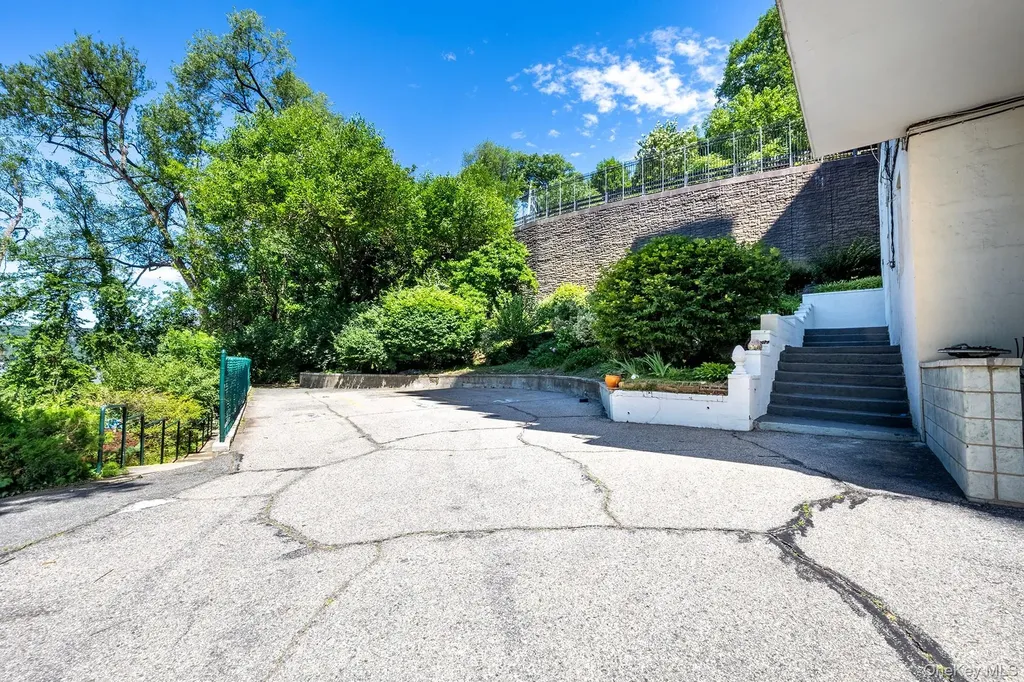 2465 Palisade Avenue Bronx NY 10463
