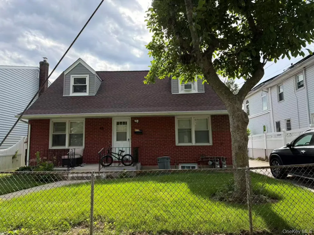 61 Grand Street Westbury NY 11590