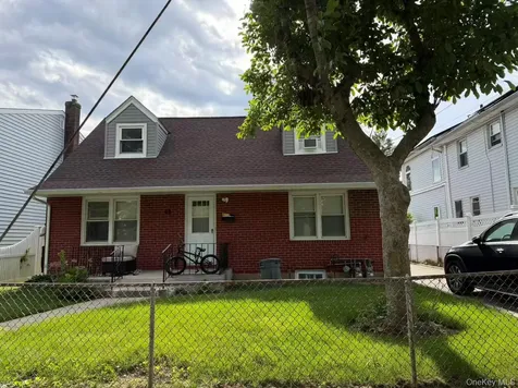 61 Grand Street Westbury NY 11590