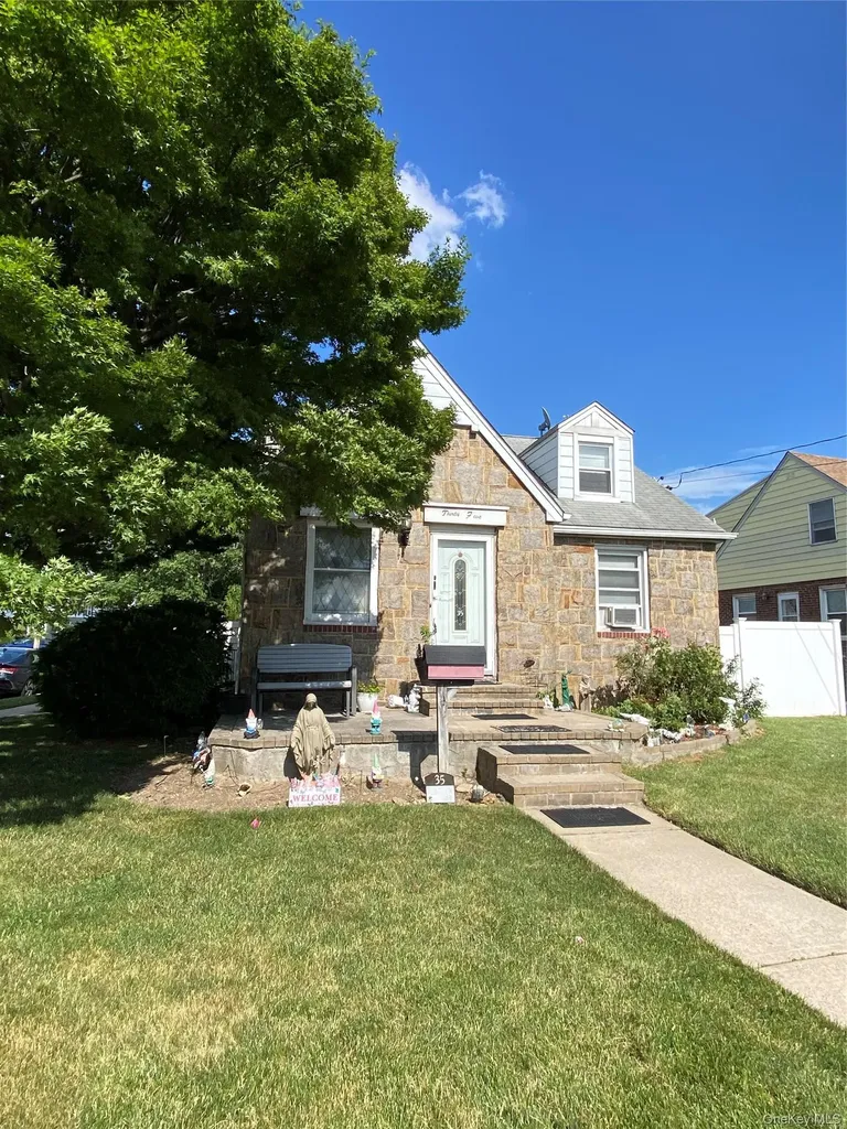 35 Nassau Boulevard West Hempstead NY 11552