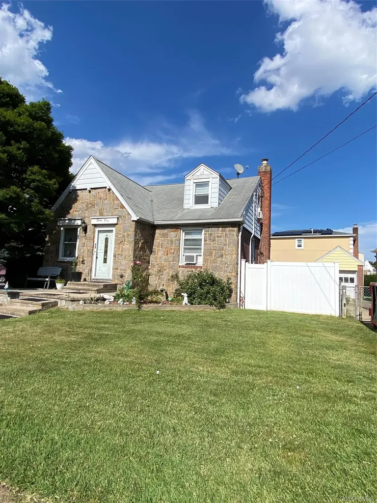 35 Nassau Boulevard West Hempstead NY 11552
