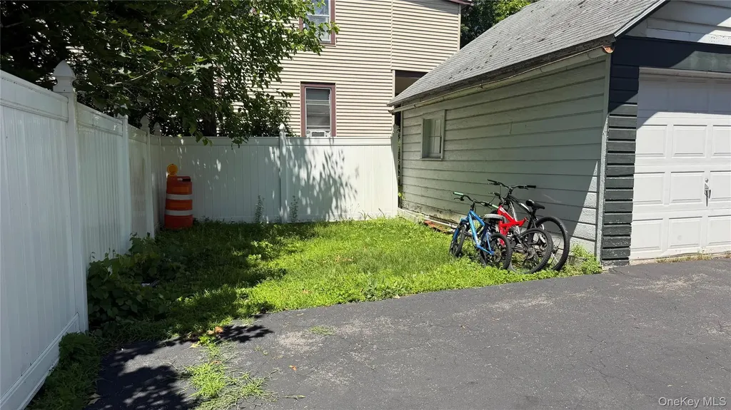 417 Baker Street Poughkeepsie NY 12603