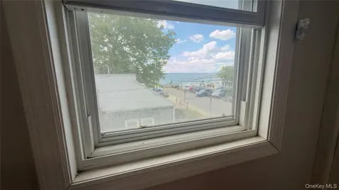 10 Greenwich Avenue Bayville NY 11709